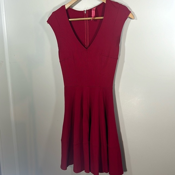 Eight Sixty Red Cap Sleeve Short Dress V-Neck XS Cocktail Flare - Picture 2 of 9